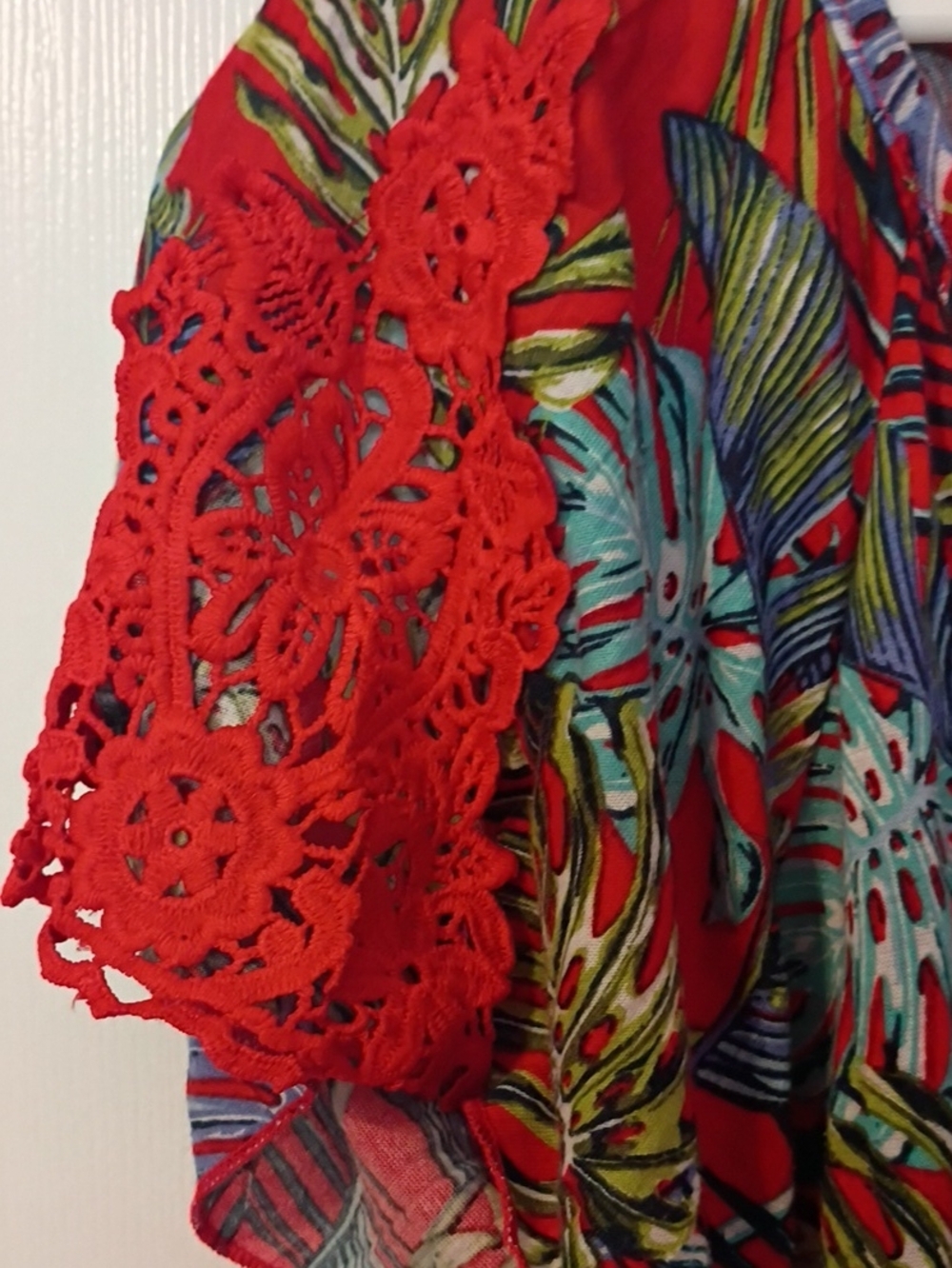 New York Laundry Red Tropical Leaf Button-Front Top with Crochet Sleeves - Picture 3 of 6